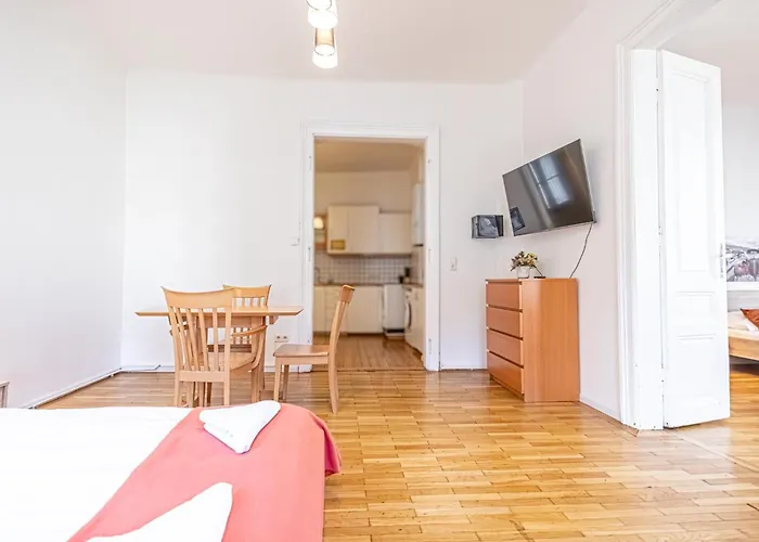 Simple Apartment Near Wiener Stadthalle