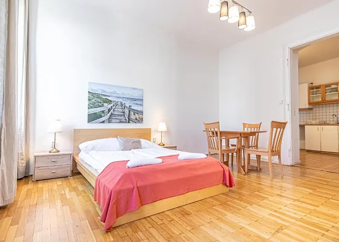 Simple Apartment Near Wiener Stadthalle