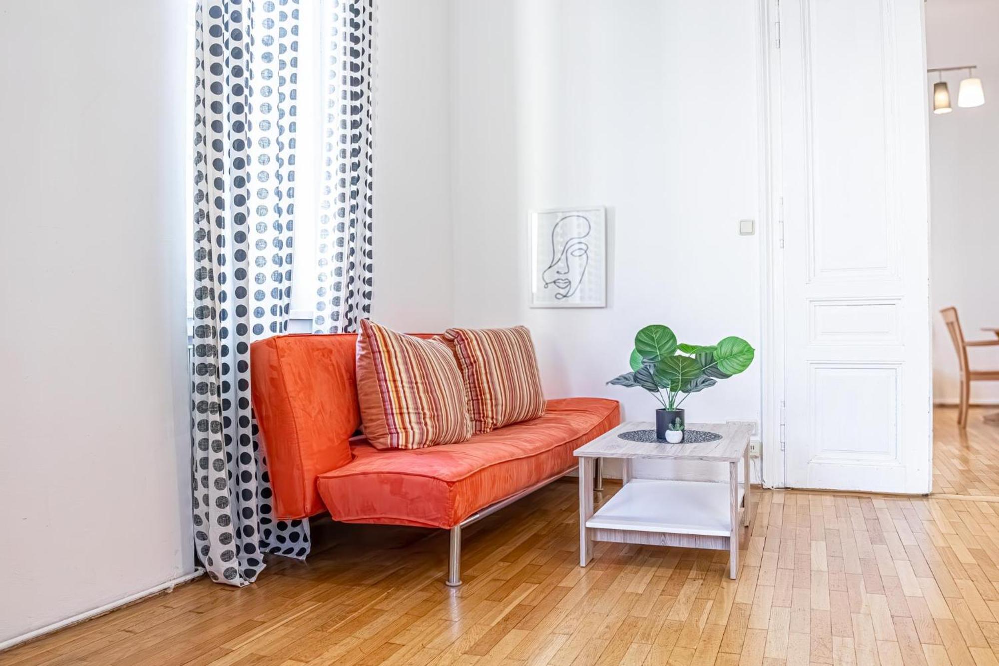 Simple Near Wiener Stadthalle Apartment Vienna