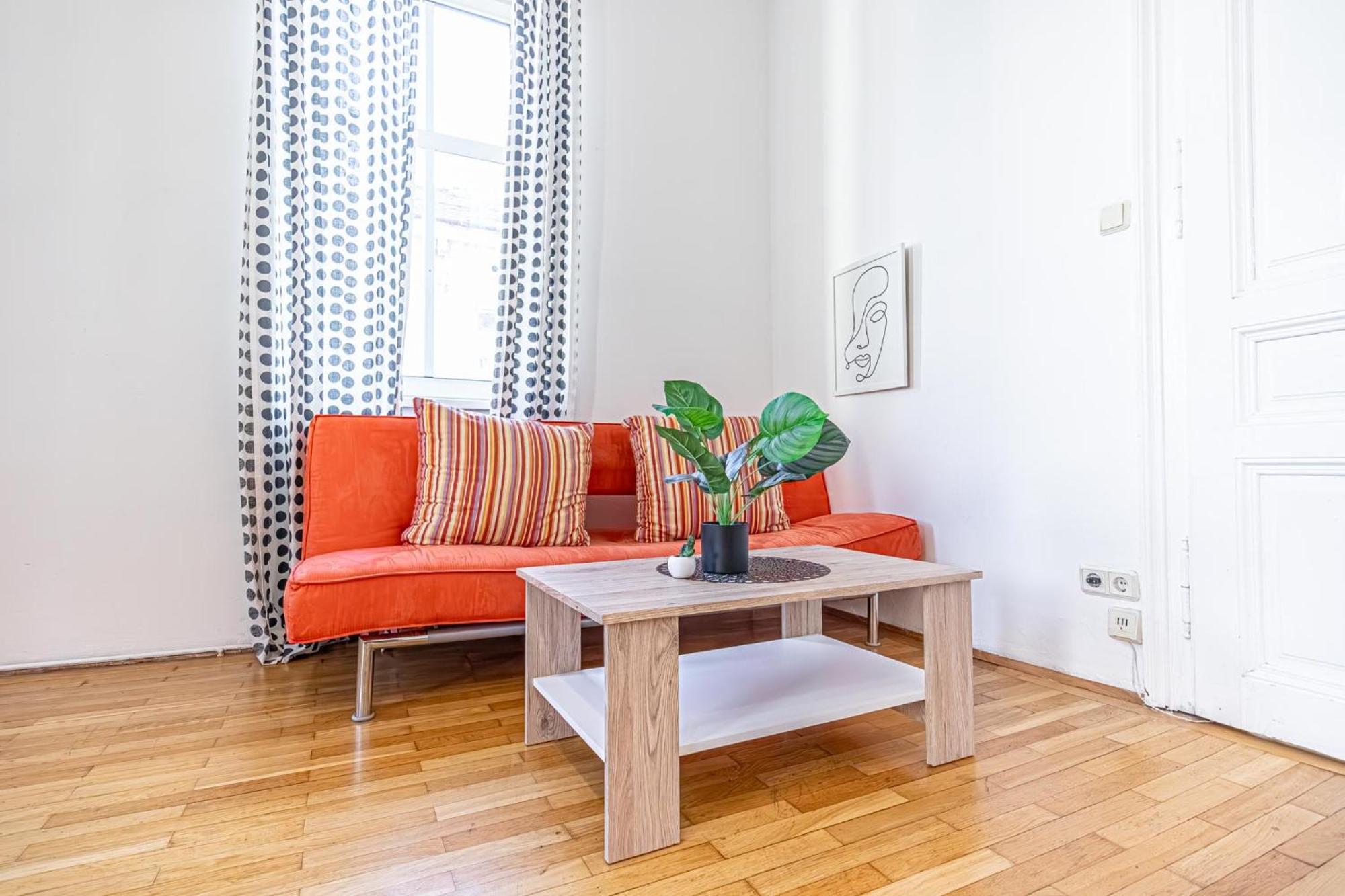 Apartment Simple Near Wiener Stadthalle
