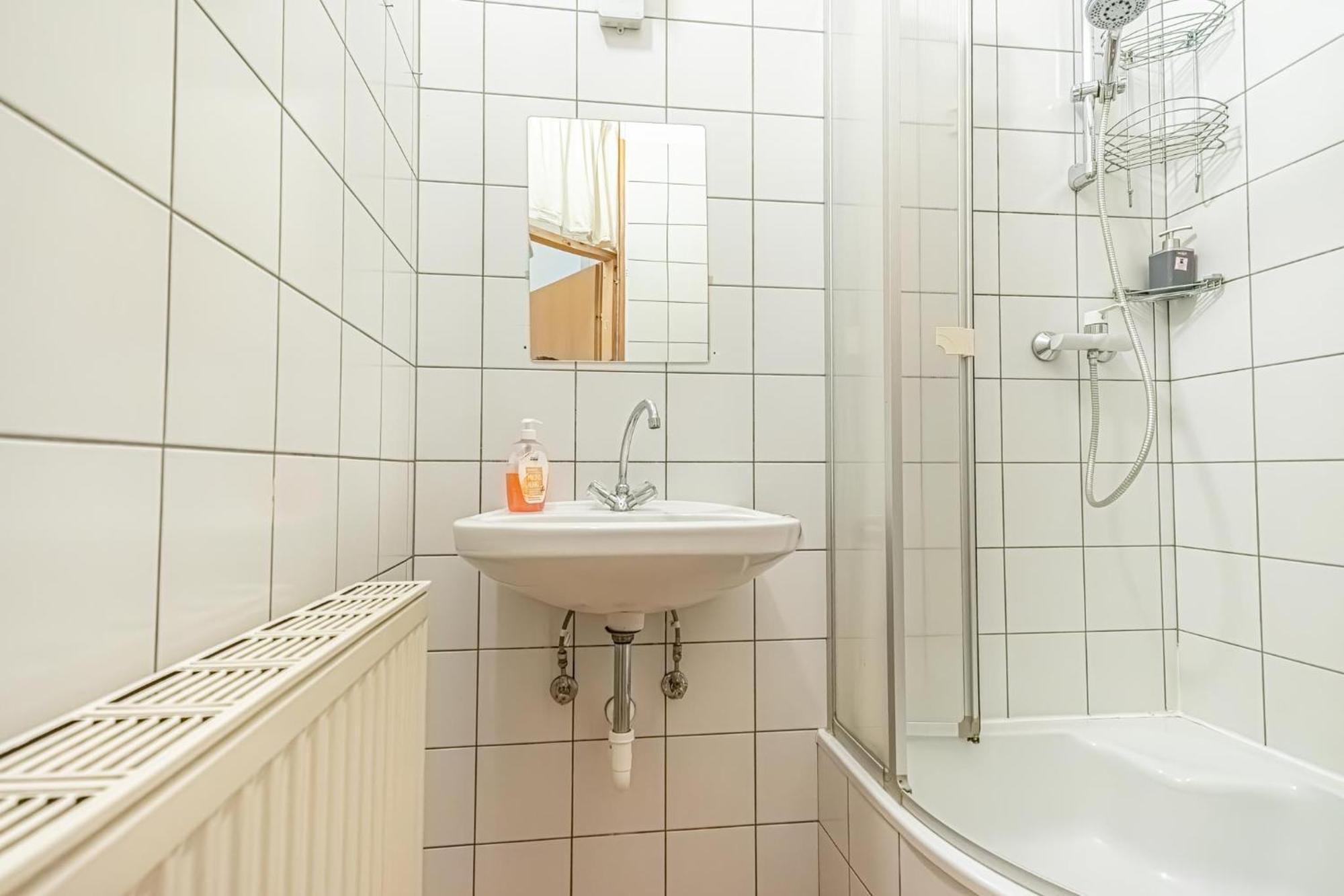 Apartment Simple Near Wiener Stadthalle Vienna